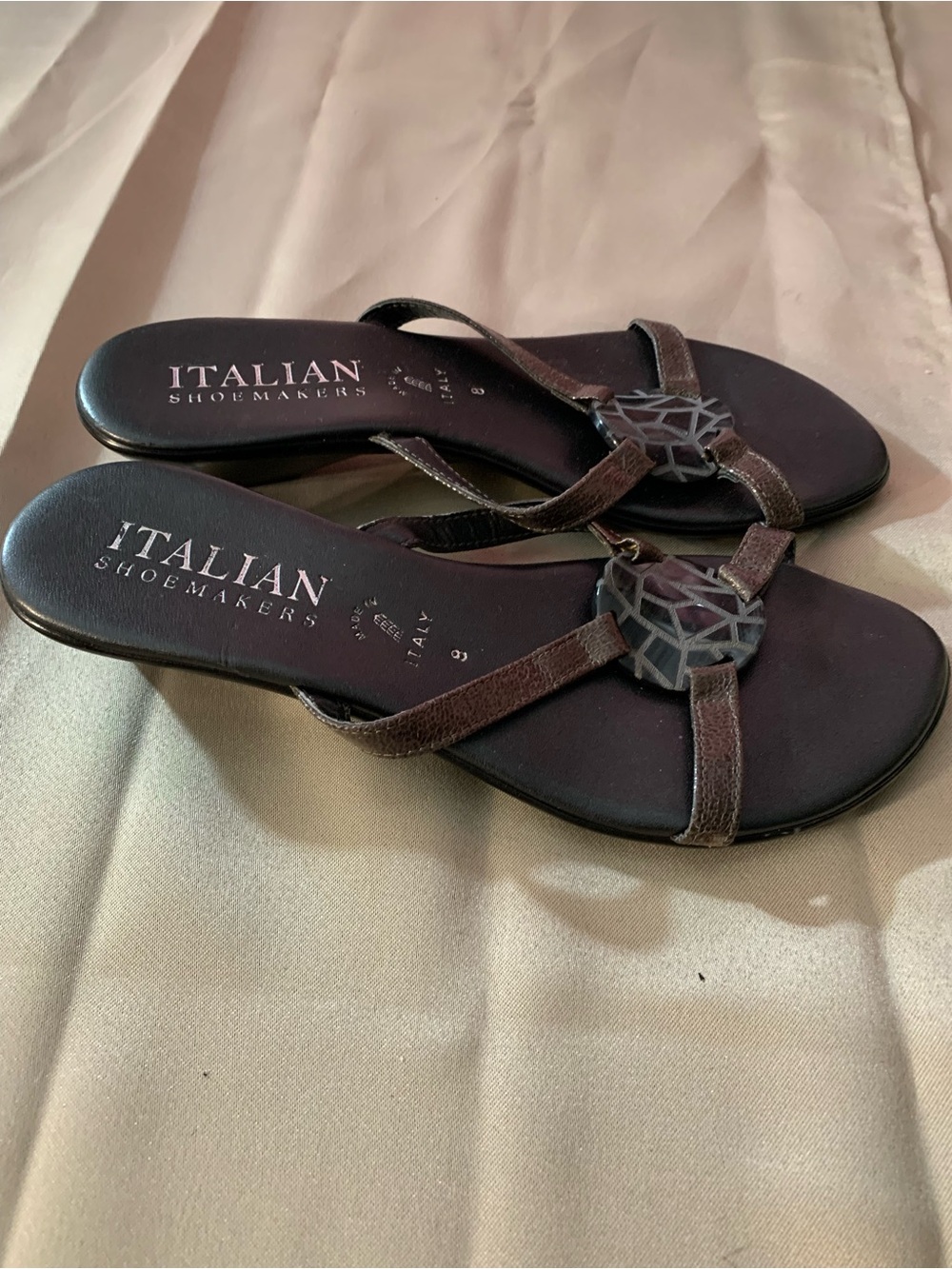 Italian Shoemakers Dark Brown Leather T-Strap Sandals with Geometric Accent B26